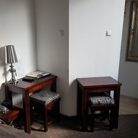 Hotel Bristol تارنوف المظهر الخارجي الصورة