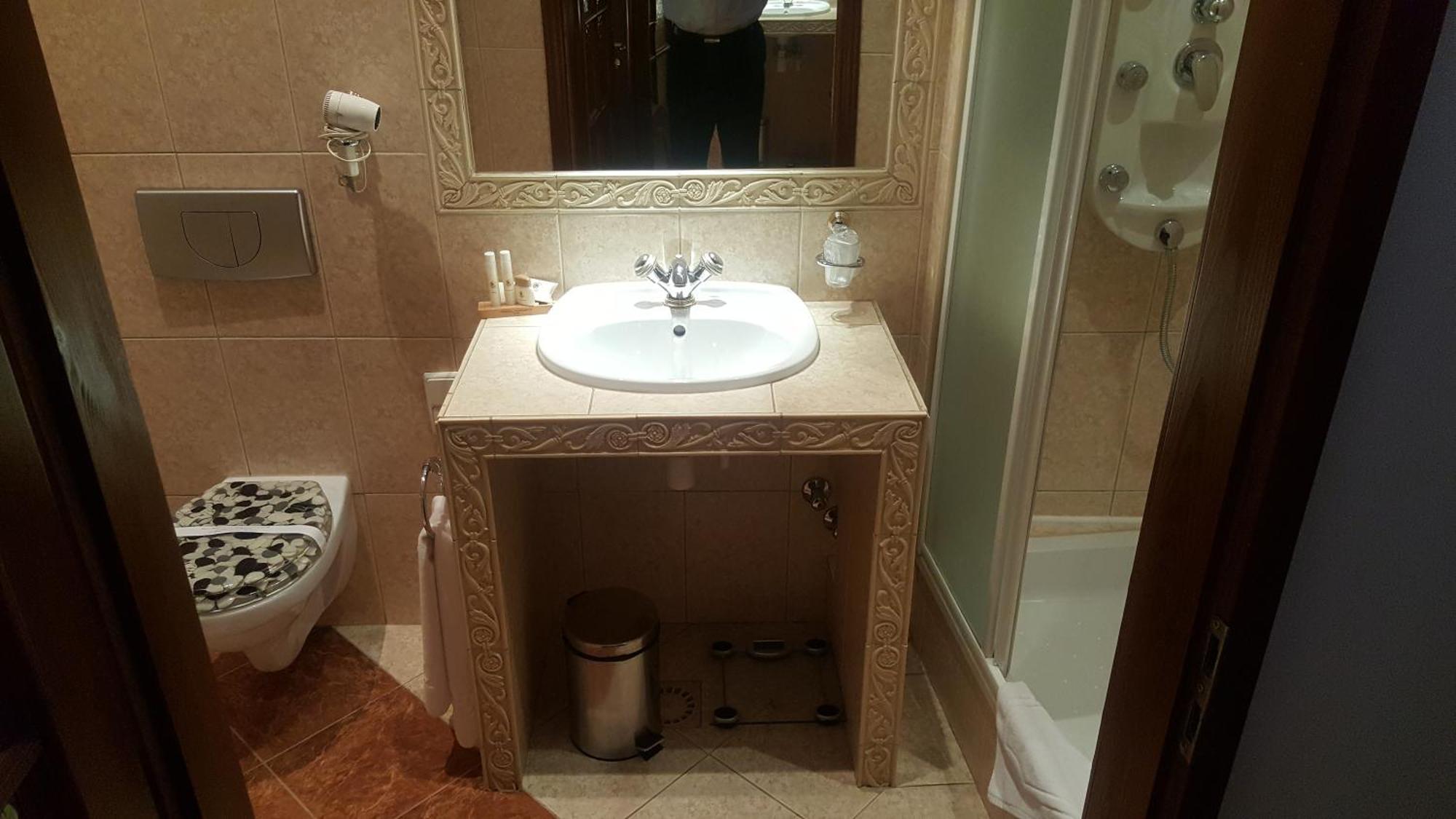 Hotel Bristol تارنوف الغرفة الصورة