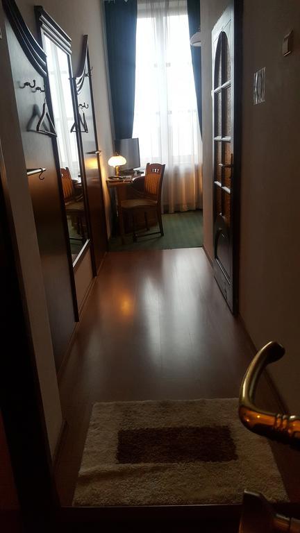 Hotel Bristol تارنوف المظهر الخارجي الصورة