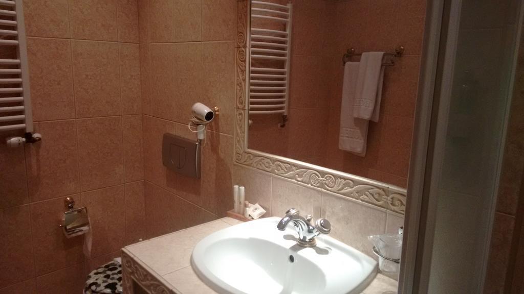 Hotel Bristol تارنوف المظهر الخارجي الصورة