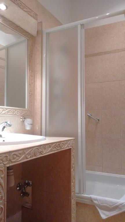 Hotel Bristol تارنوف المظهر الخارجي الصورة